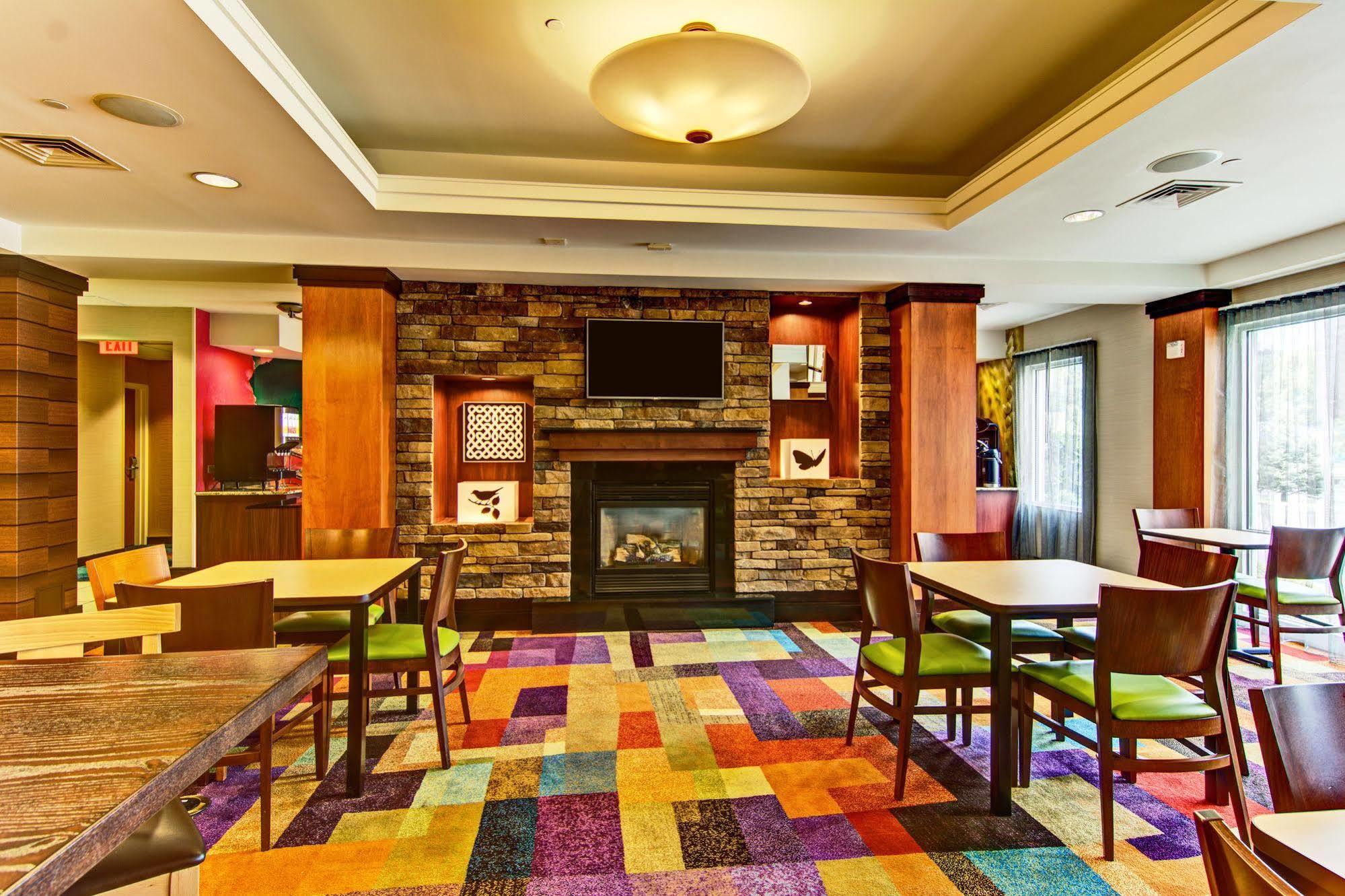 Fairfield Inn & Suites By Marriott State College Exterior foto